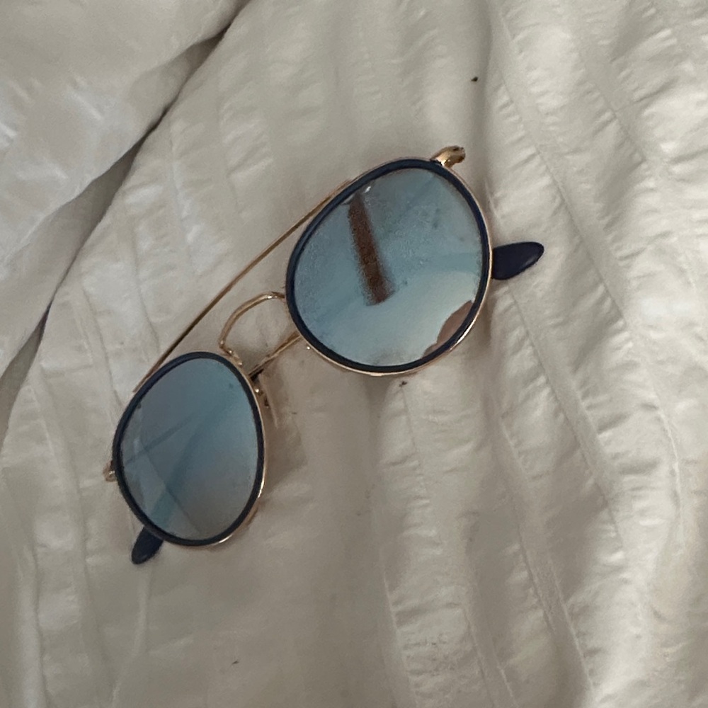 Ray-Ban Blue Lens Gold Frame Sunglasses